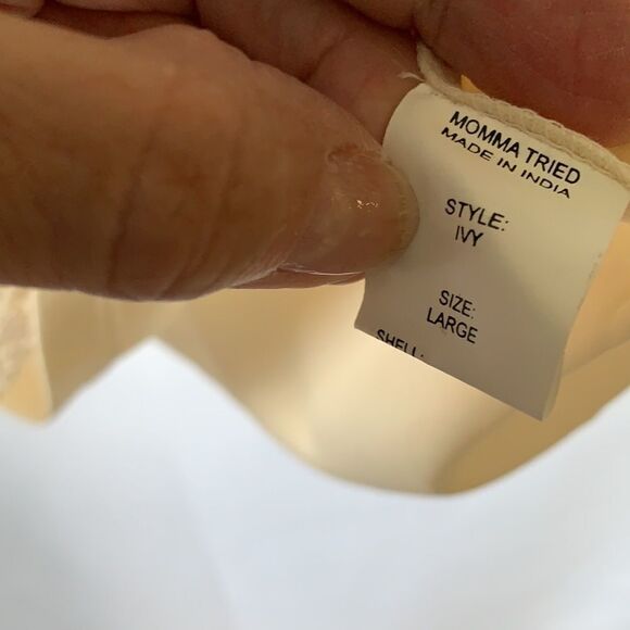 Momma tried by Judith March size large dress w/embroidery detail & bell sleeves - Picture 7 of 9